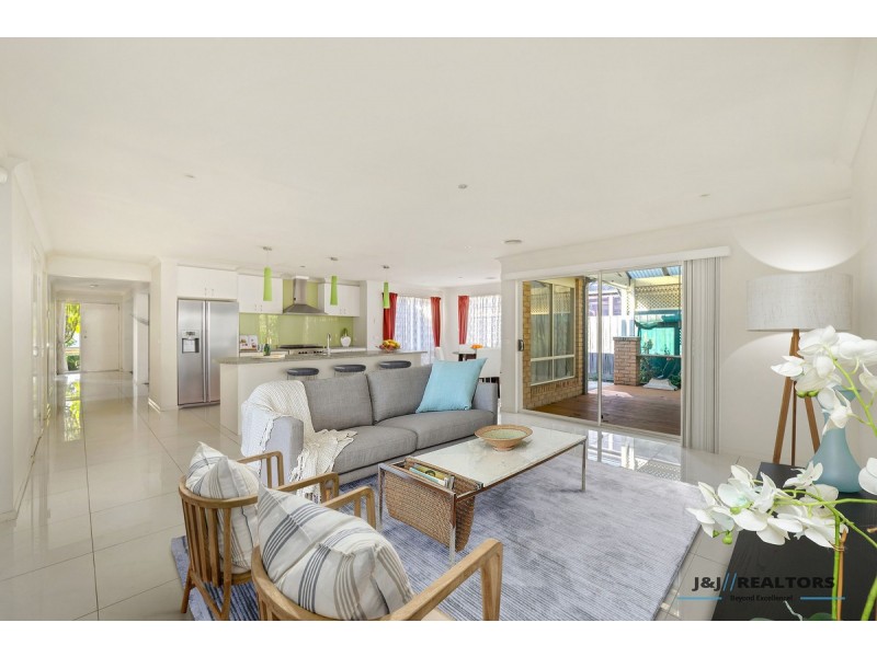 11 Goldengrove Drive, Narre Warren South VIC 3805