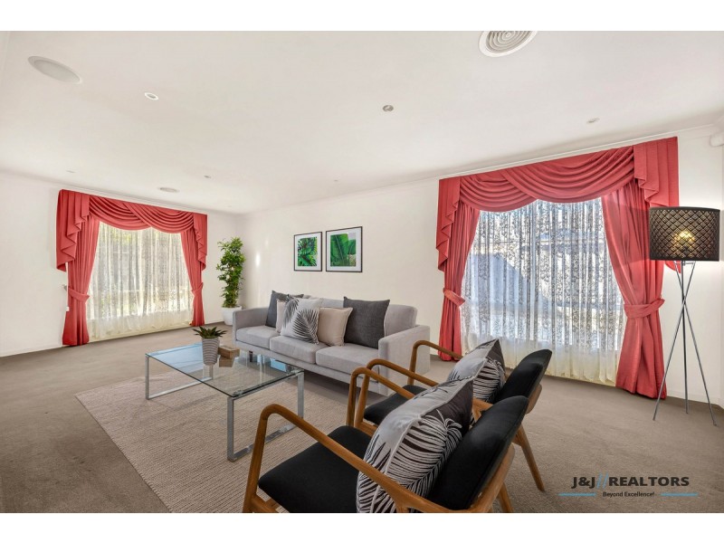 11 Goldengrove Drive, Narre Warren South VIC 3805