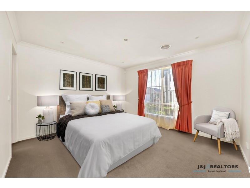 11 Goldengrove Drive, Narre Warren South VIC 3805