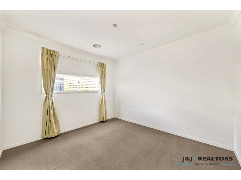 11 Goldengrove Drive, Narre Warren South VIC 3805