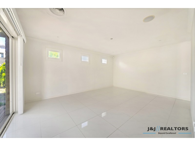 11 Goldengrove Drive, Narre Warren South VIC 3805