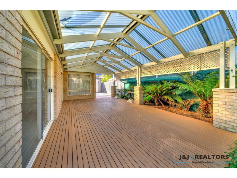 11 Goldengrove Drive, Narre Warren South VIC 3805