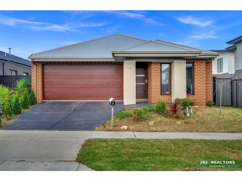 4 Bellhaven Circuit, Clyde North VIC 3978