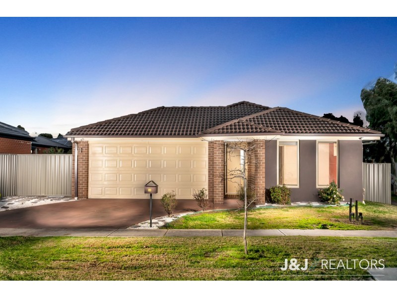 10 Pedigree Grove, Cranbourne East VIC 3977