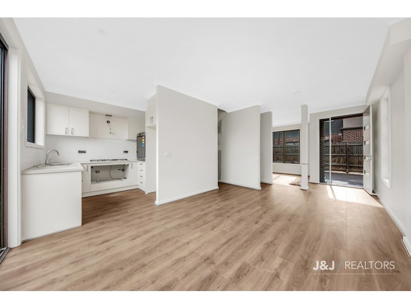 4/13 Bruce Street, Dandenong VIC 3175