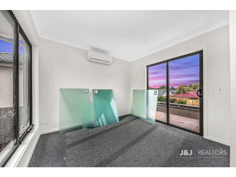 4/13 Bruce Street, Dandenong VIC 3175