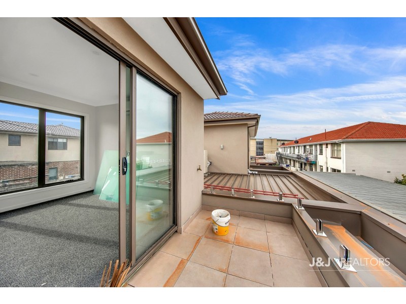 4/13 Bruce Street, Dandenong VIC 3175