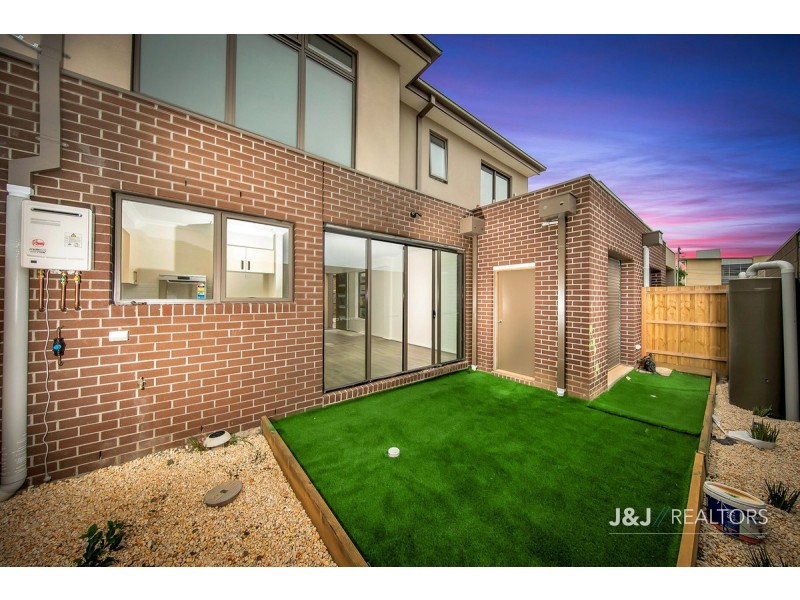 4/13 Bruce Street, Dandenong VIC 3175