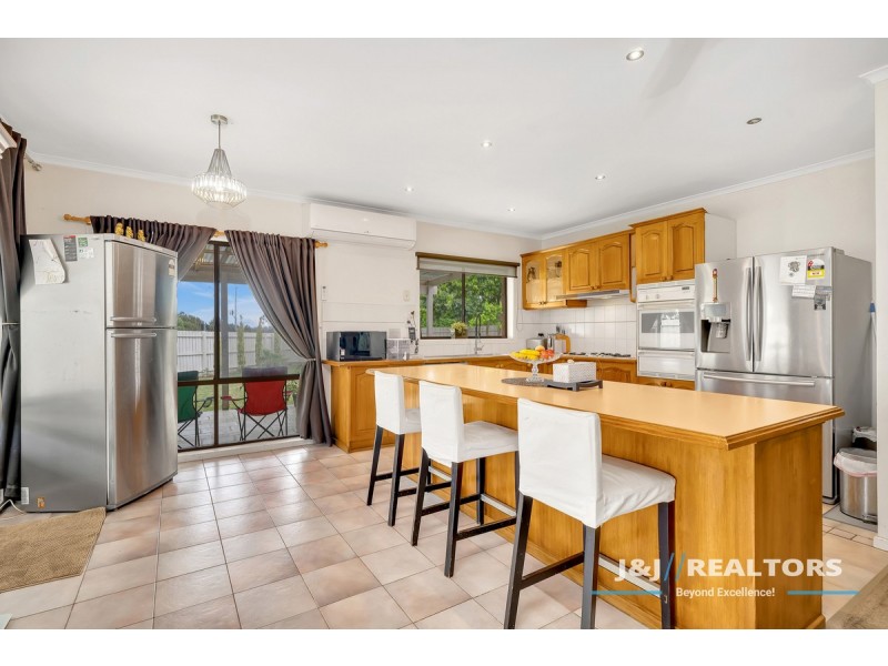 1 Tumut Court, Berwick VIC 3806