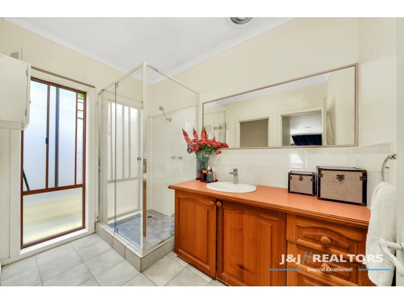 1 Tumut Court, Berwick VIC 3806