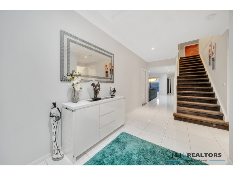 8 Cradle Avenue, Clyde VIC 3978