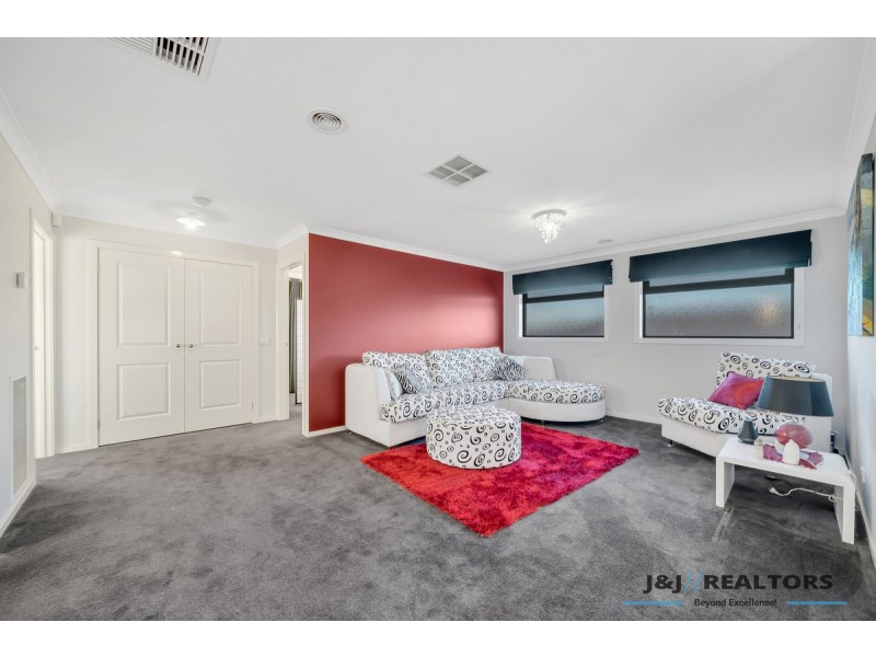 8 Cradle Avenue, Clyde VIC 3978