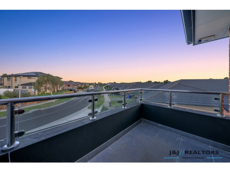 8 Cradle Avenue, Clyde VIC 3978