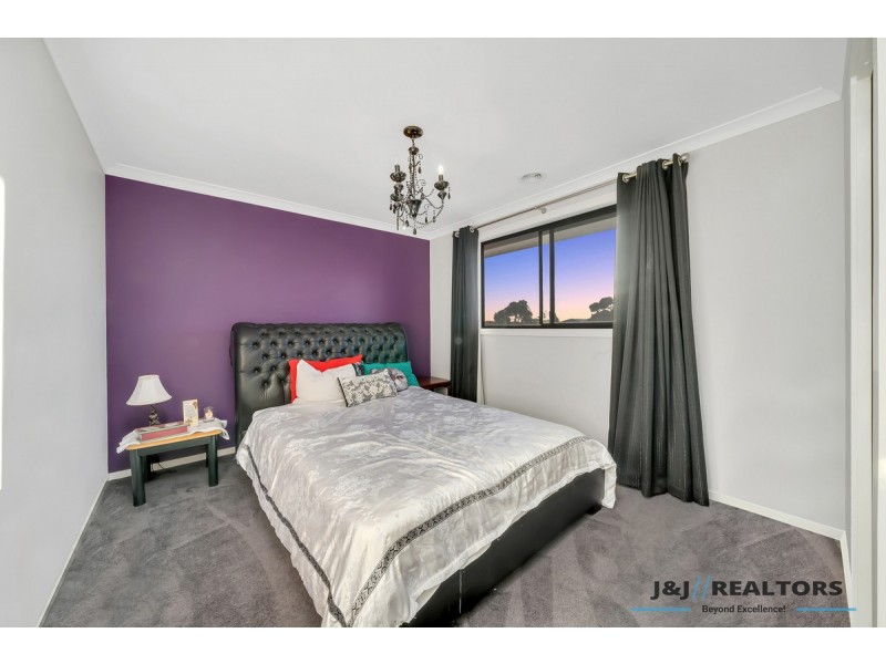 8 Cradle Avenue, Clyde VIC 3978