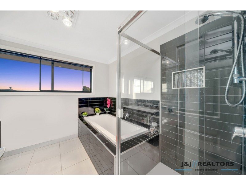 8 Cradle Avenue, Clyde VIC 3978