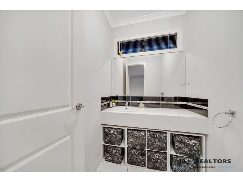 8 Cradle Avenue, Clyde VIC 3978