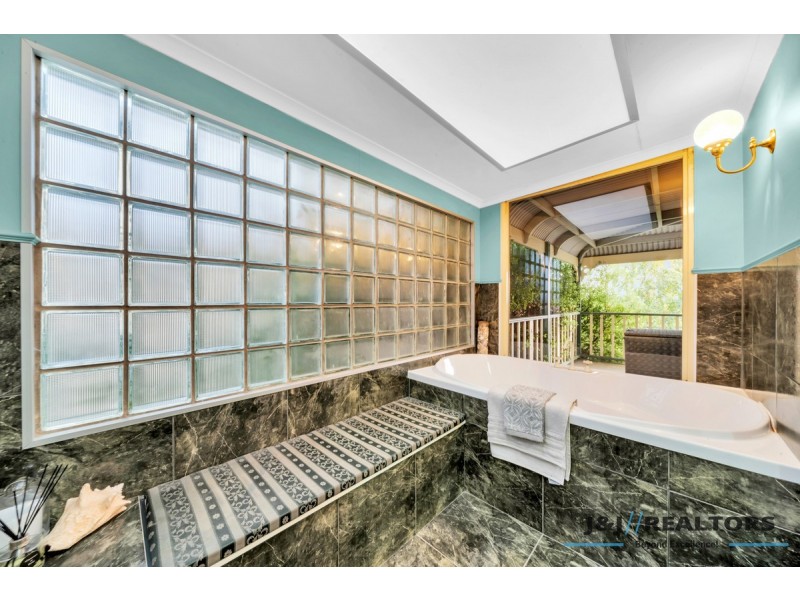 8 Emerson Court, Berwick VIC 3806