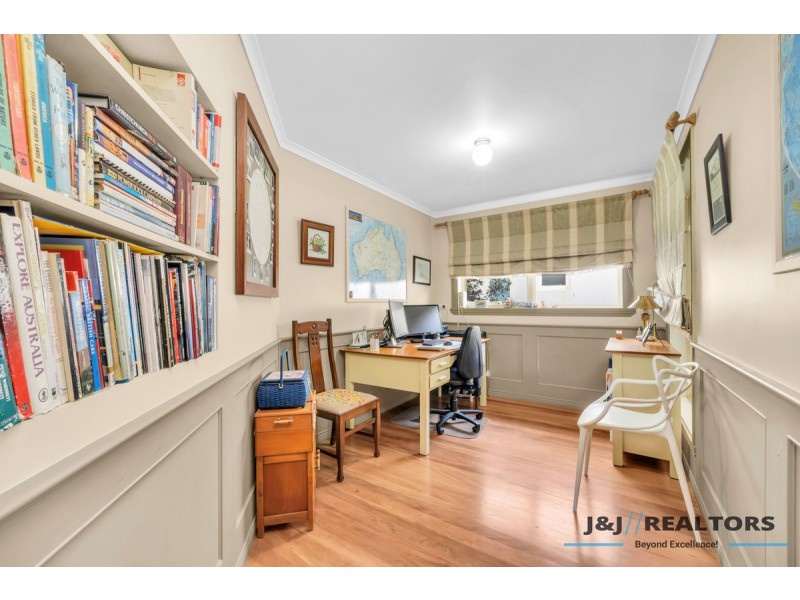 8 Emerson Court, Berwick VIC 3806