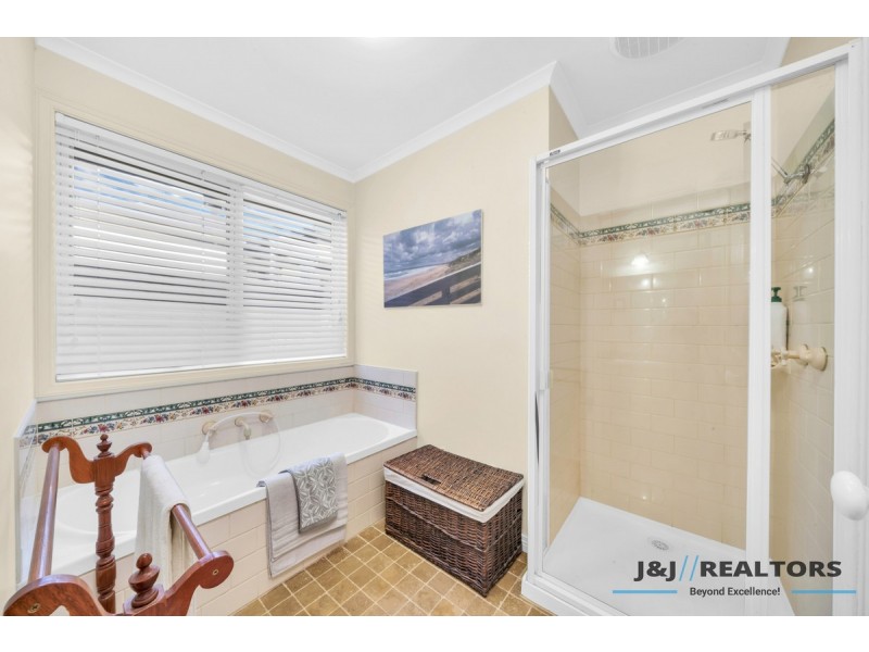 8 Emerson Court, Berwick VIC 3806