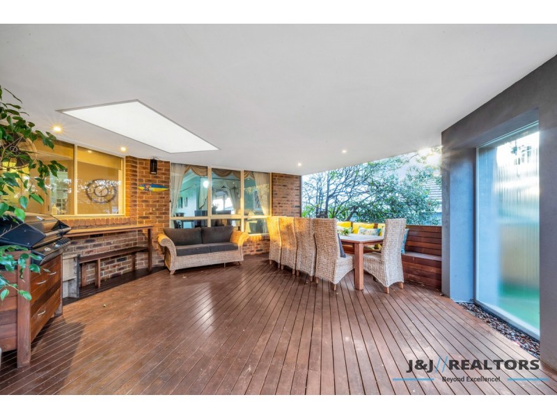 8 Emerson Court, Berwick VIC 3806