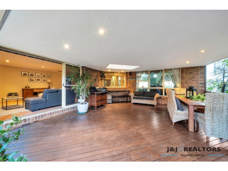 8 Emerson Court, Berwick VIC 3806