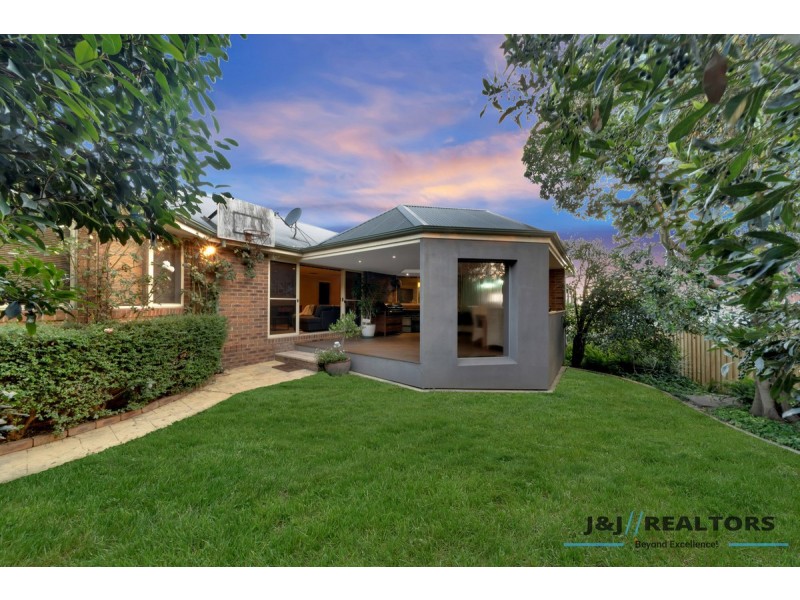 8 Emerson Court, Berwick VIC 3806