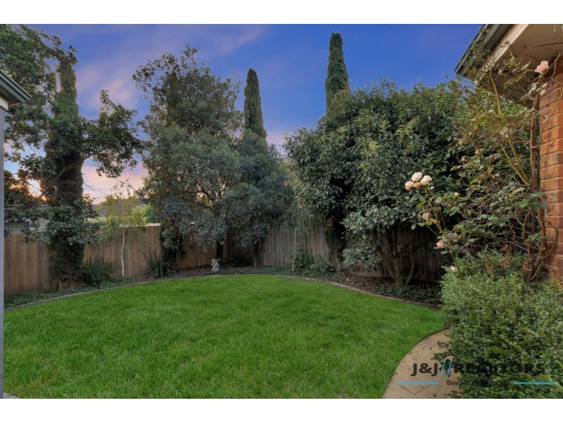 8 Emerson Court, Berwick VIC 3806