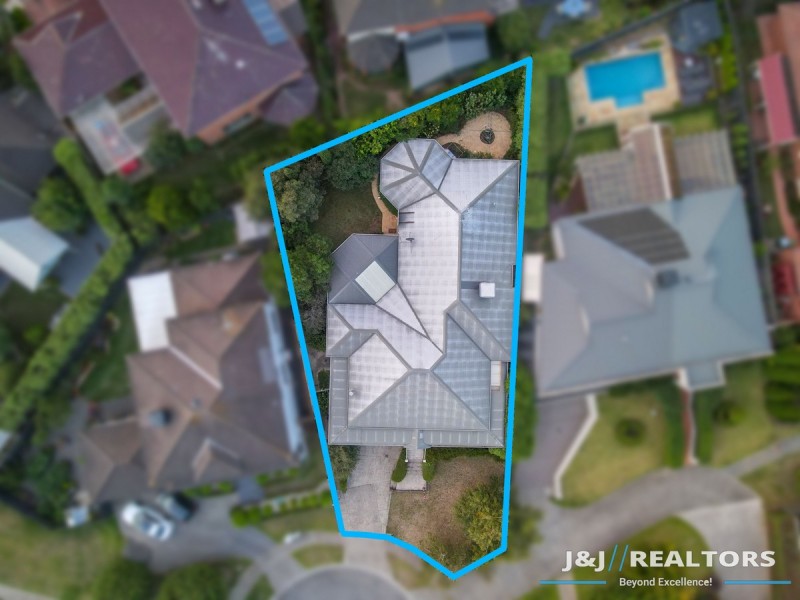 8 Emerson Court, Berwick VIC 3806