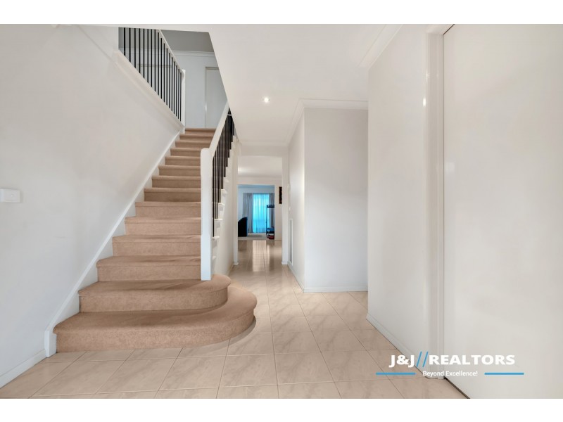 28 Rivergum Rise, Hampton Park VIC 3976