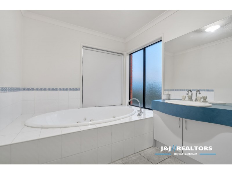 28 Rivergum Rise, Hampton Park VIC 3976