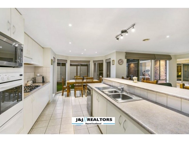 18 Somerset Court, Narre Warren South VIC 3805