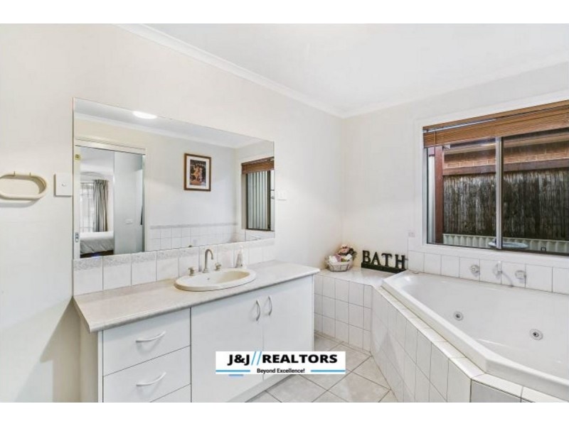 18 Somerset Court, Narre Warren South VIC 3805