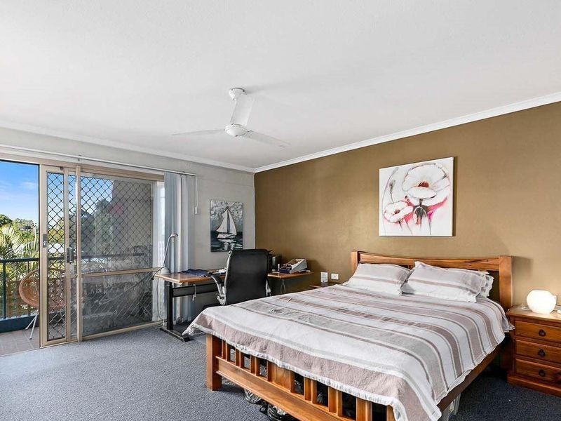 9/383 The Esplanade, Torquay QLD 4655