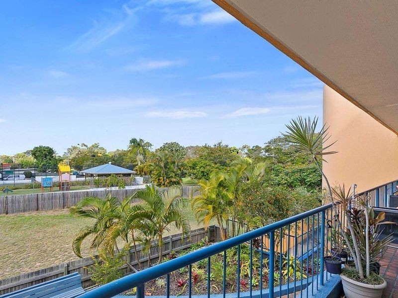 9/383 The Esplanade, Torquay QLD 4655