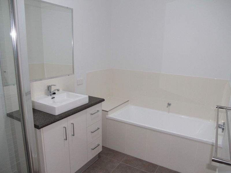 1/127 Exeter Street, Torquay QLD 4655