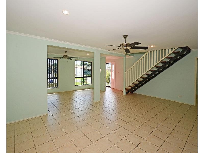 6 Wyuna Court, Urangan QLD 4655