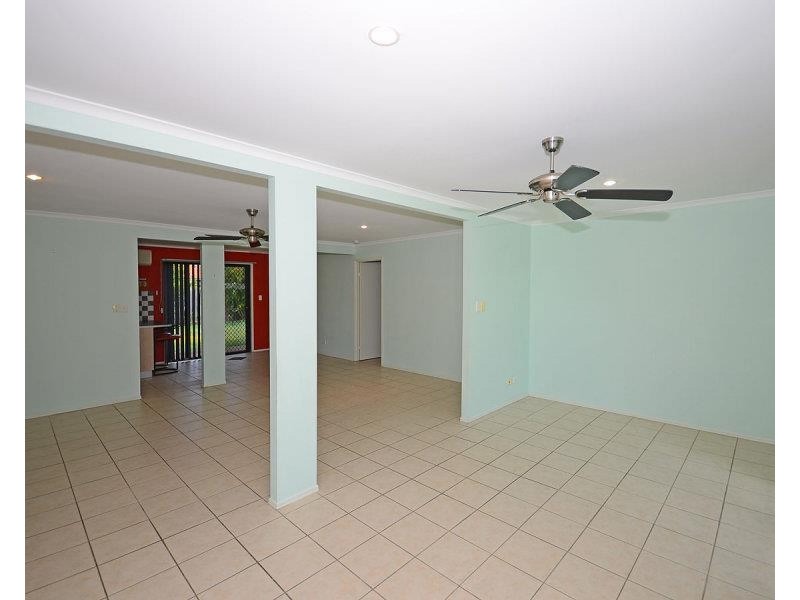 6 Wyuna Court, Urangan QLD 4655