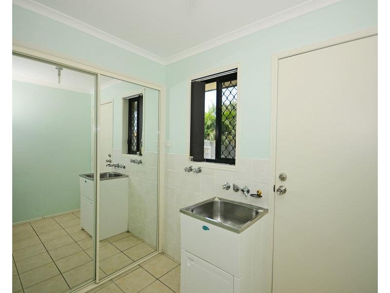 6 Wyuna Court, Urangan QLD 4655