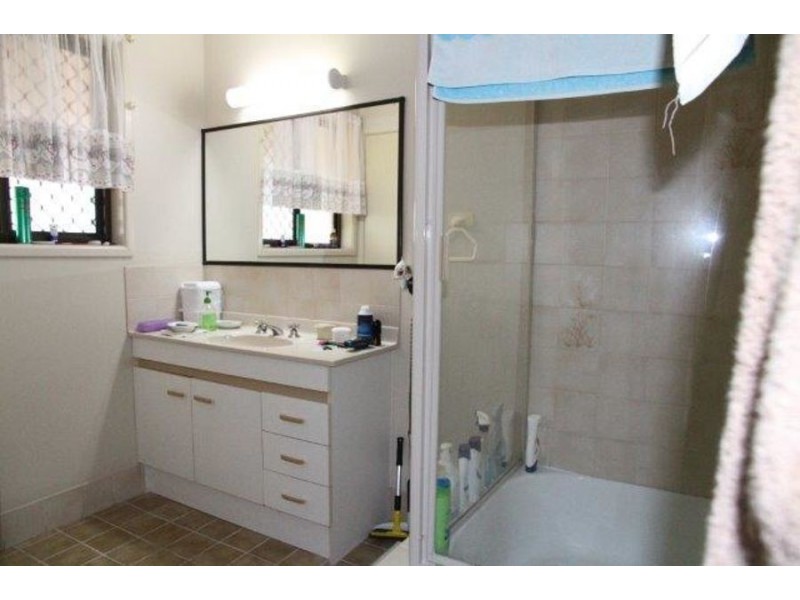 24 Warrego Court, Point Vernon QLD 4655