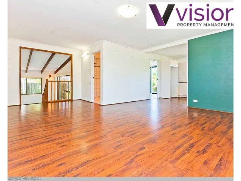 8 Crescent Street, Urangan QLD 4655