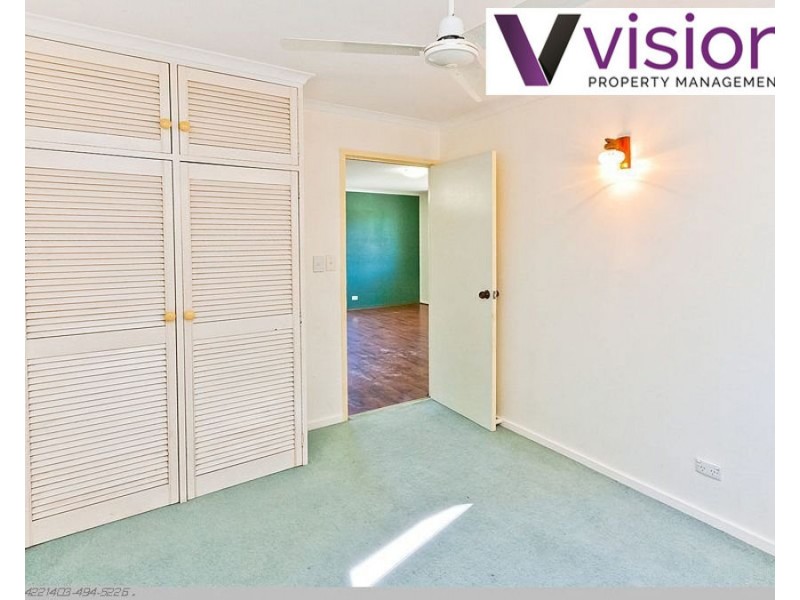 8 Crescent Street, Urangan QLD 4655