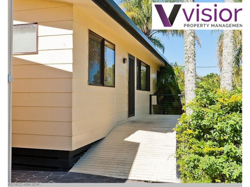 8 Crescent Street, Urangan QLD 4655