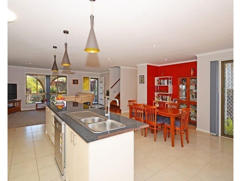 40 Helsham Street, Point Vernon QLD 4655