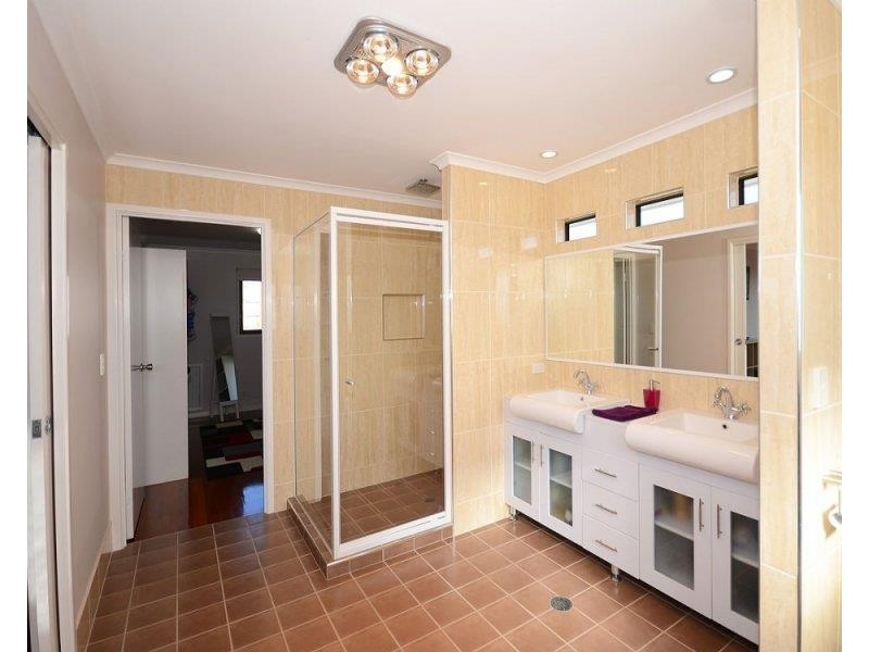 40 Helsham Street, Point Vernon QLD 4655