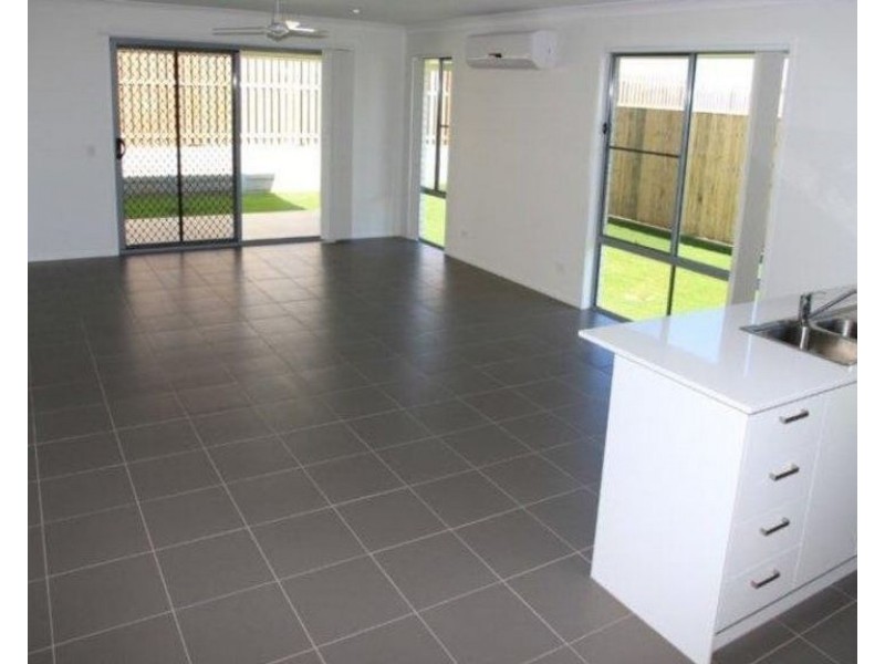 17 Maunsell Street, Urraween QLD 4655