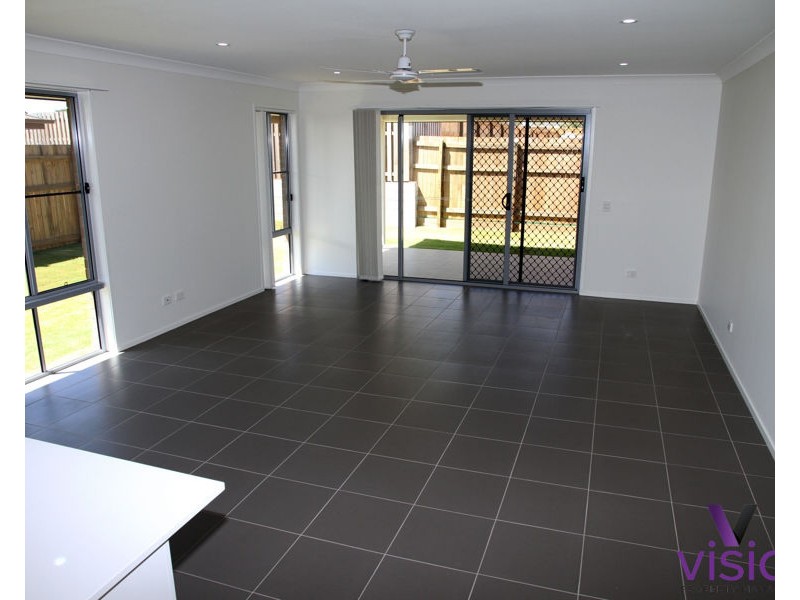 11 Maunsell Street, Urraween QLD 4655