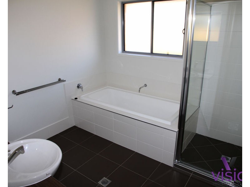 11 Maunsell Street, Urraween QLD 4655