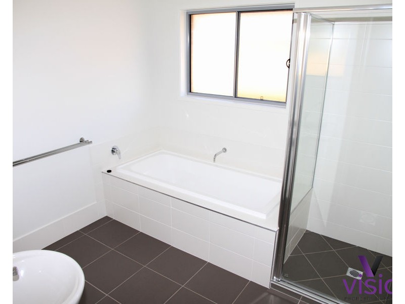 11 Maunsell Street, Urraween QLD 4655