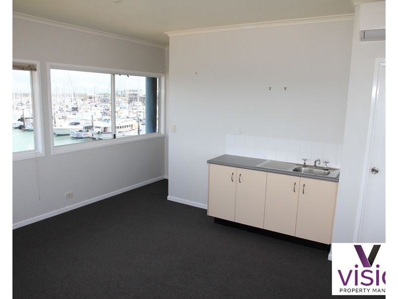 2 Buccaneer Drive, Urangan QLD 4655