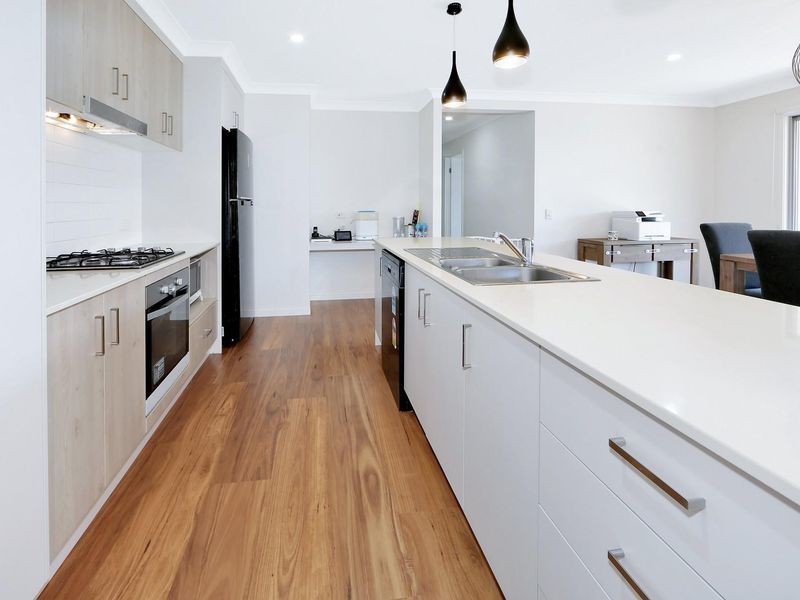 24 O’Connell Parade, Urraween QLD 4655